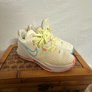 Nike LeBron Witness 6 'Easter'